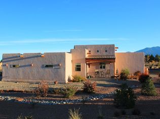 228 Las Olas Dr, Taos, NM 87571