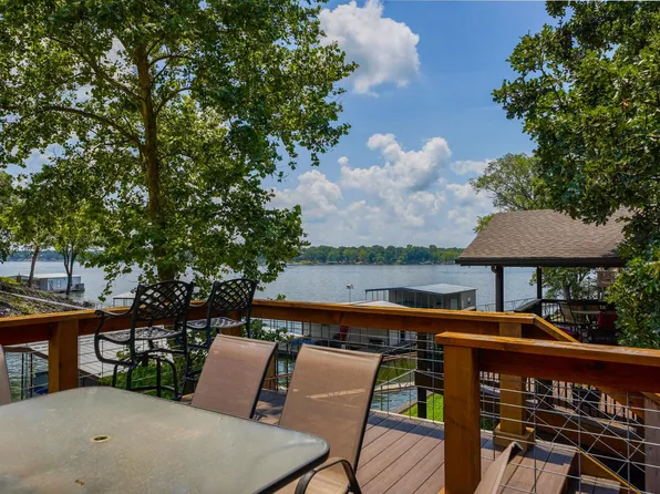 1805 Jayhawk Dr, Grove, OK 74344