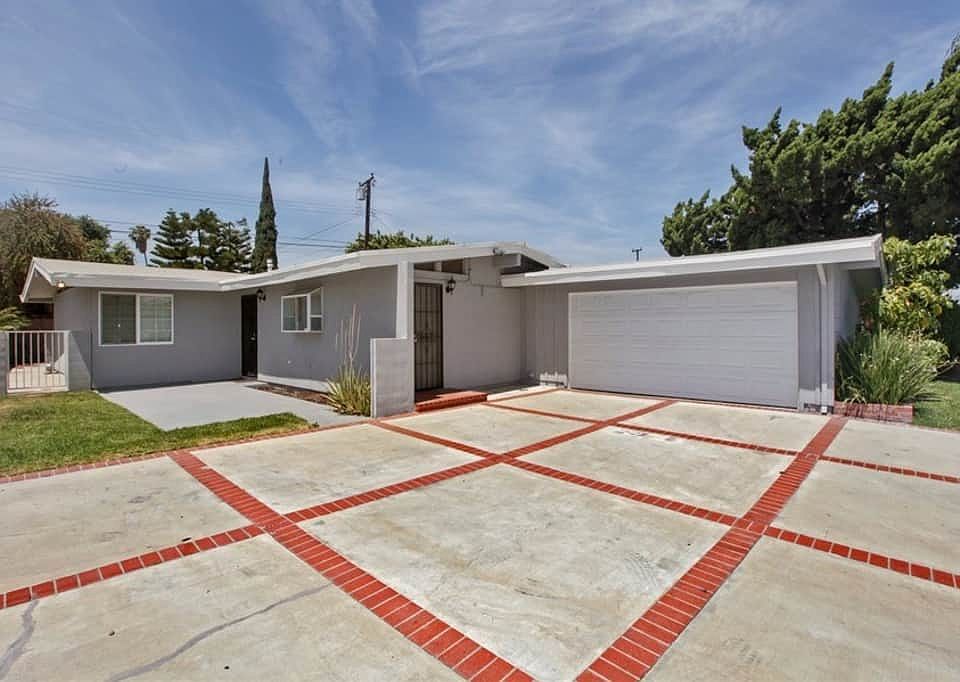 1st image of 8421 Flallon Ave
