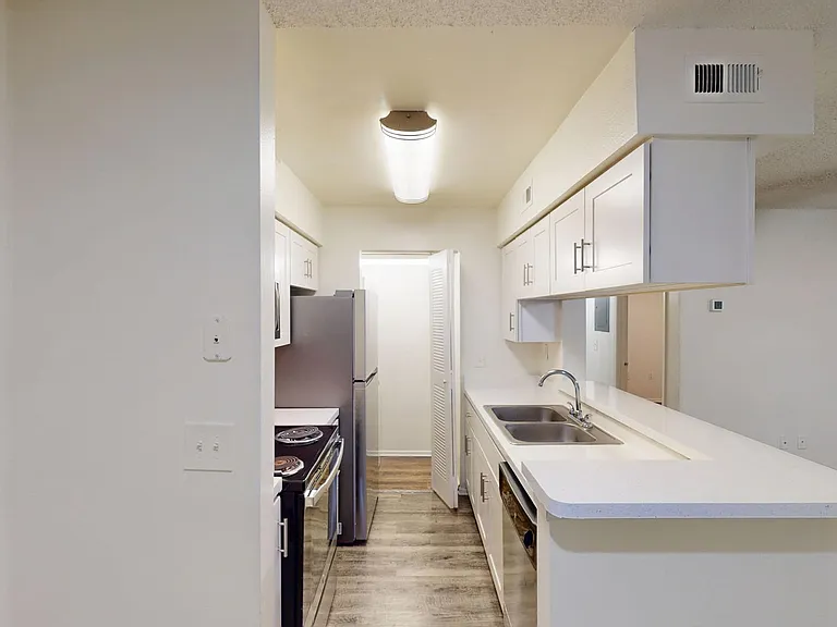 Lakewood Place — Photo 53