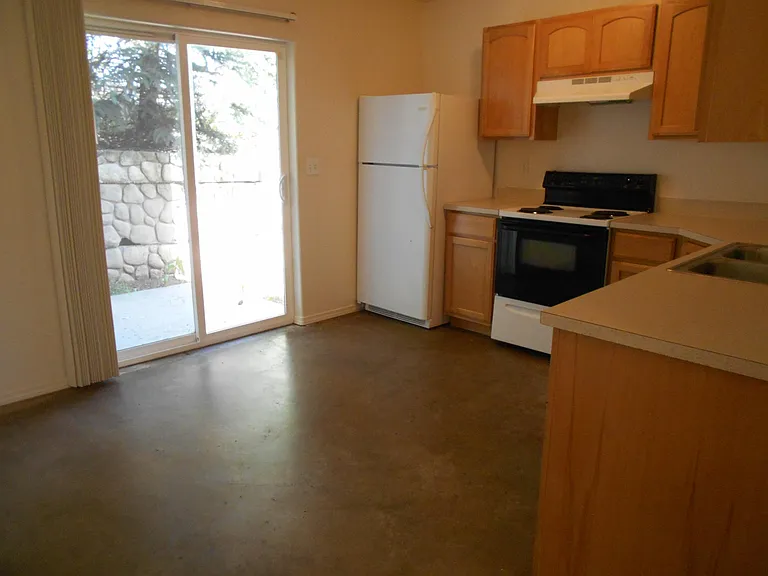 2950 E Palouse River Dr — Photo 8