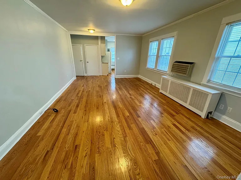 121 Lyon Pl — Photo 3