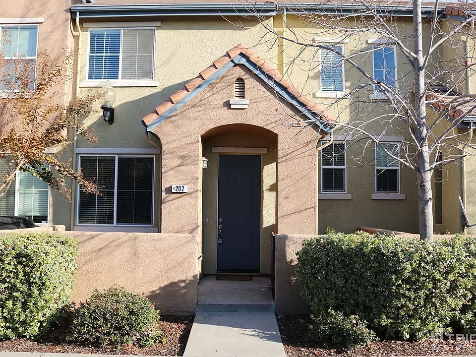 1st image of 202 Dante Cir