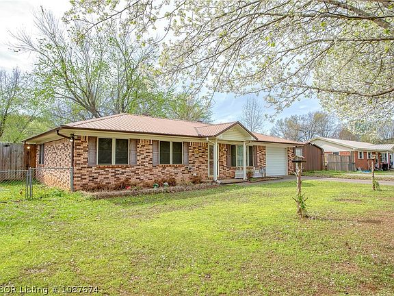 3rd image of 507 Darlene Dr