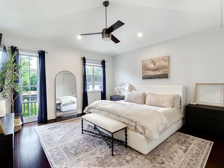 918 Saint George Blvd — Photo 9