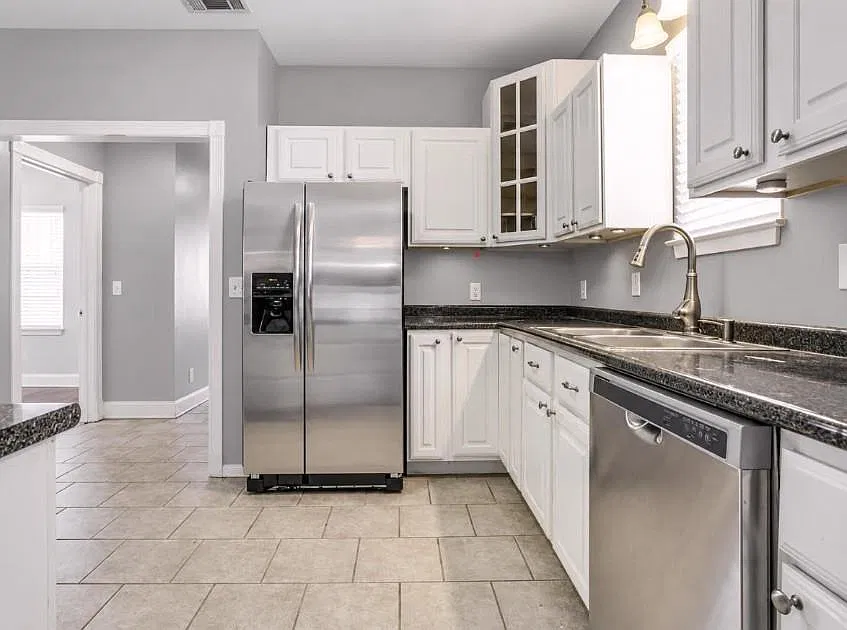4 bed, 1606 sqft, $4,150 — Photo 2