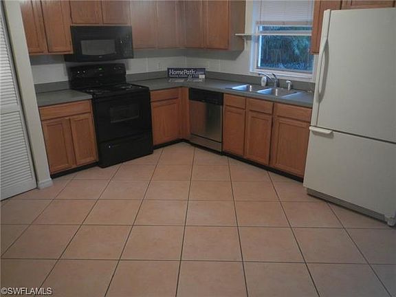 4th image of 5031 Hickory Wood Dr