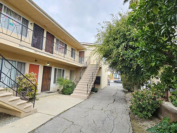 2nd image of 915 Edgewood St #B11