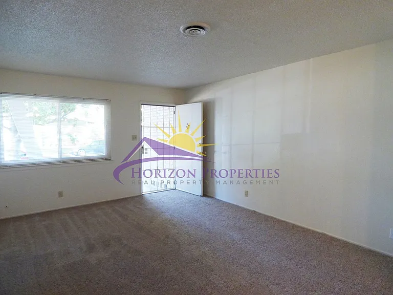 1430-1432 Topaz Way — Photo 3