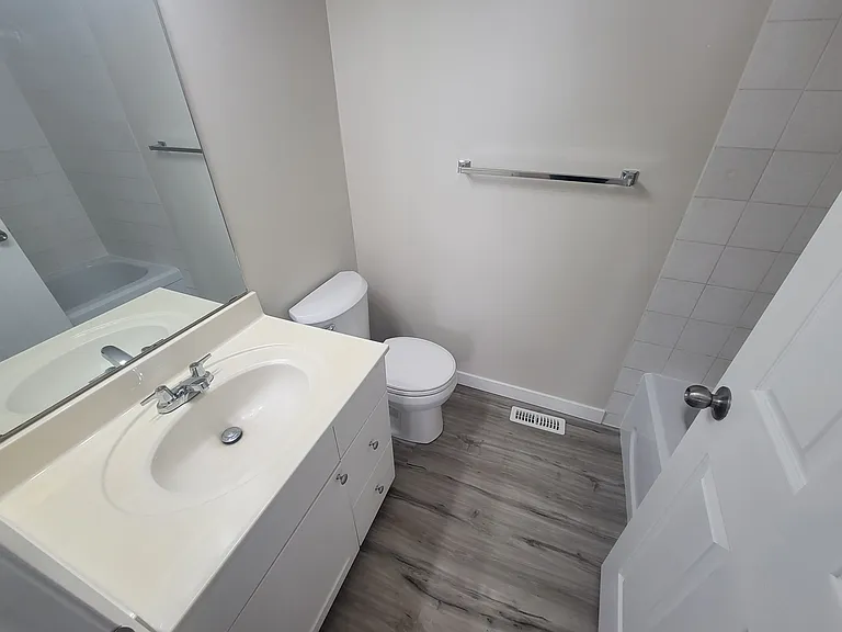 8006 15a Ave NW — Photo 17