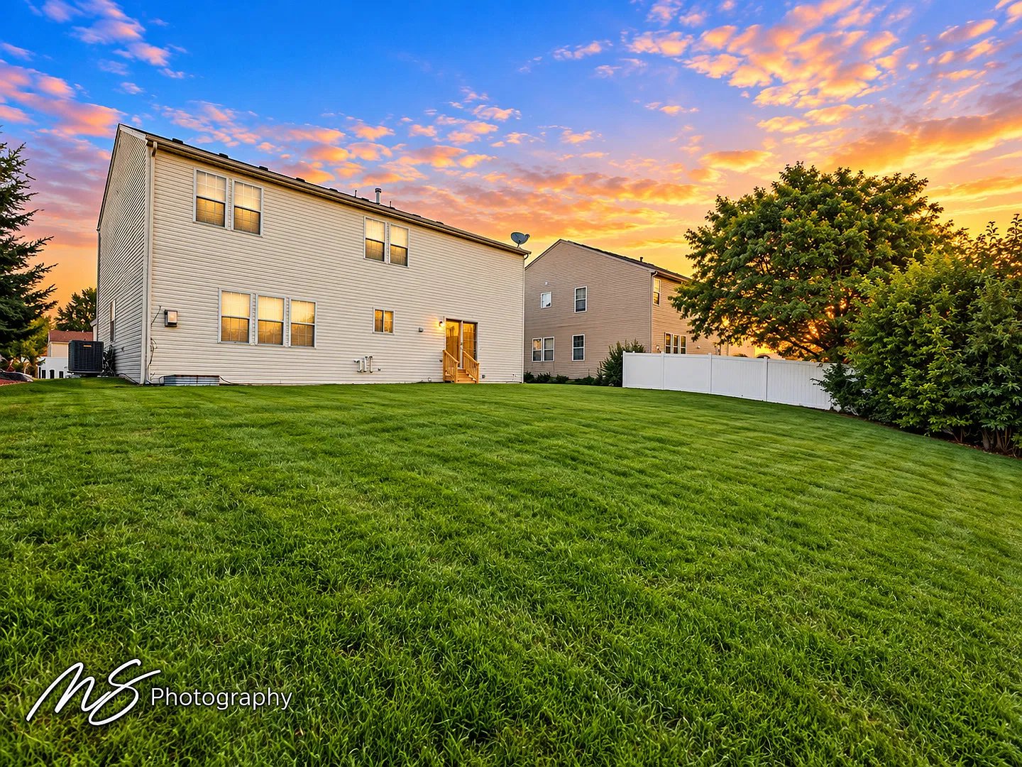 4 bed, 2.5 bath, 3160 sqft, $3,500 — Photo 3