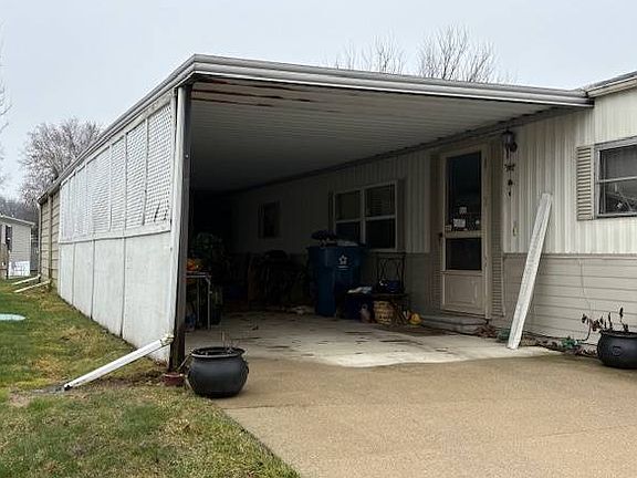 4th image of 301 Toucan St
