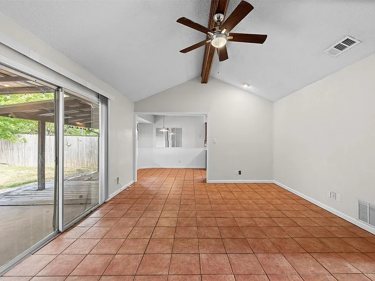 7506 Glenhill Rd — Photo 4