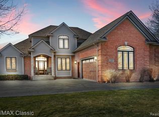 4307 Taggett Lake Dr, Highland, MI 48357