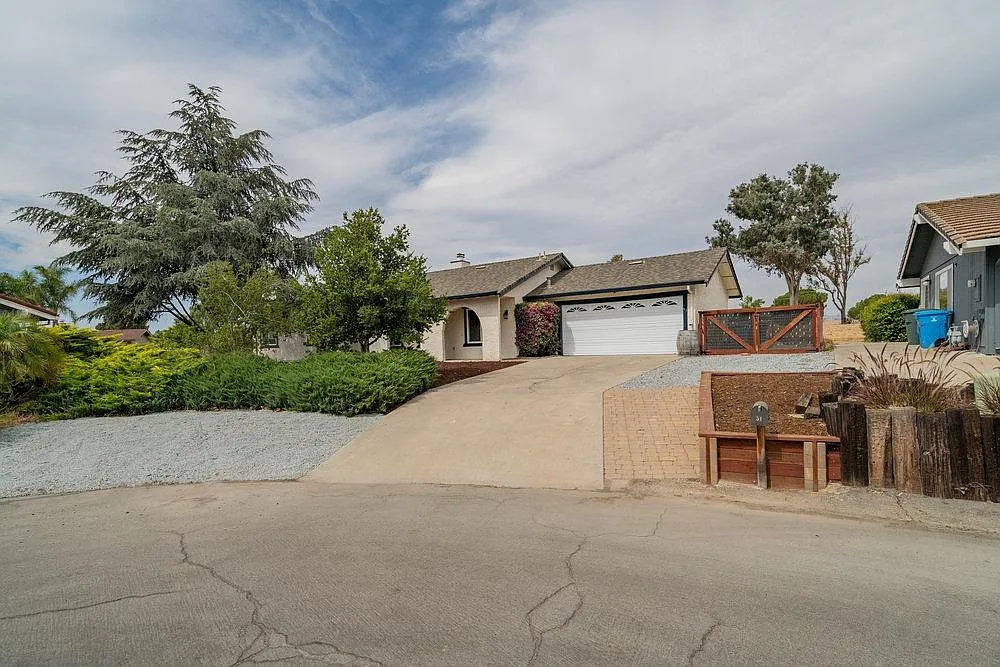 51 Florence Ct photo 1
