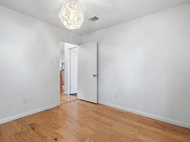 214 Glen Haven Ct — Photo 21