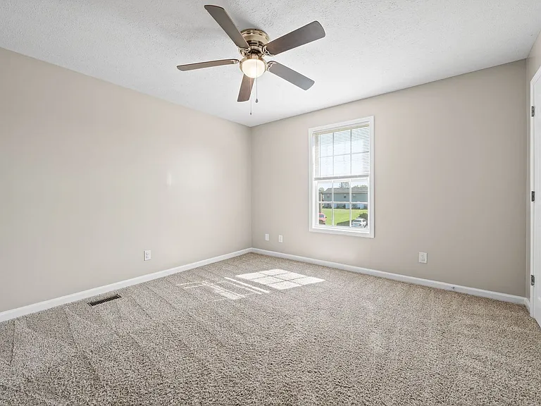 Peabody Dr - 375 — Photo 18