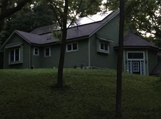 16940 W Shadow Dr, New Berlin, WI 53151