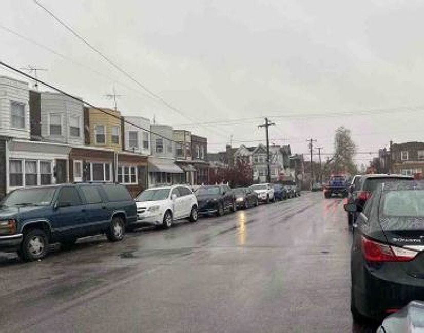 Exterior Neighborhood (street photo)