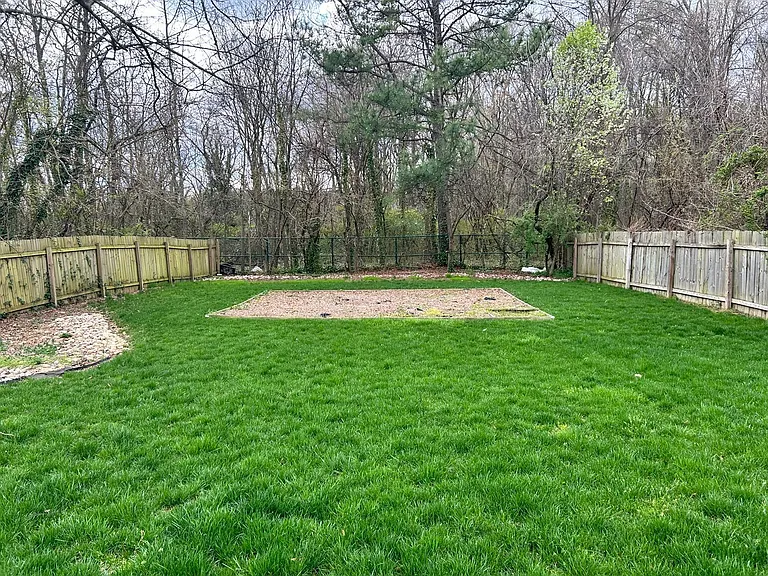 4901 Warwick Rd E — Photo 35