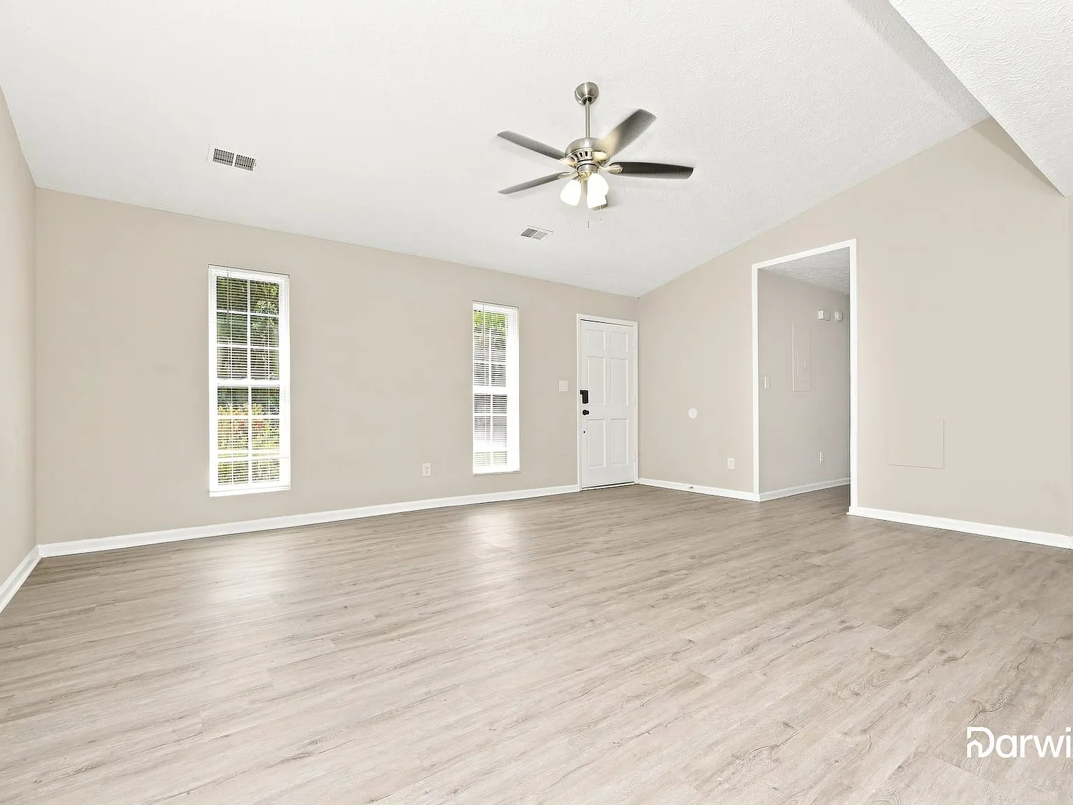 3 bed, 2.0 bath, 1663 sqft, $1,895 — Photo 4