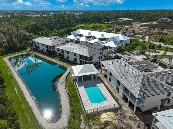 5639 N Honore Ave #221, Sarasota, FL 34243