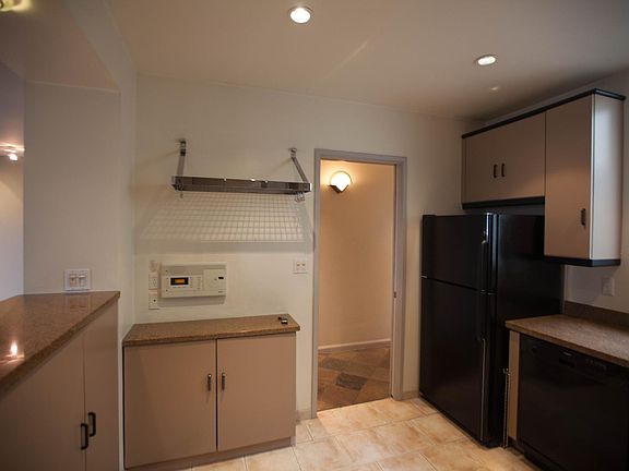5th image of 875 Masonic Ave #3