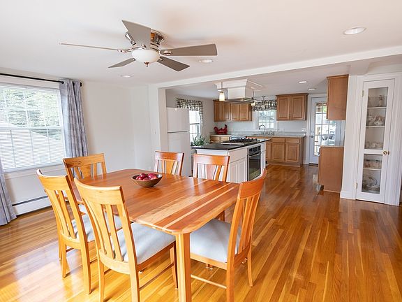 3rd image of 351 Elm St