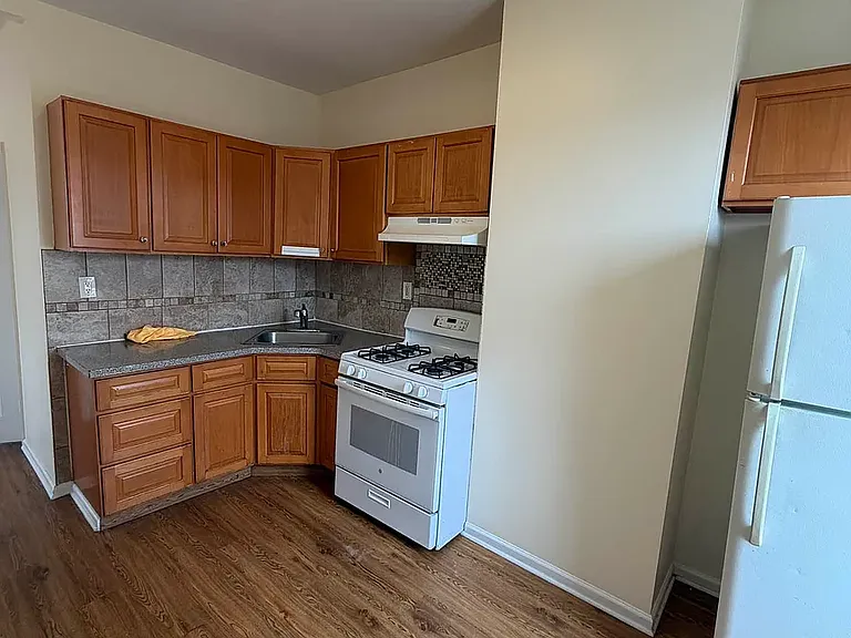 5762 Maspeth Ave #2 — Photo 3