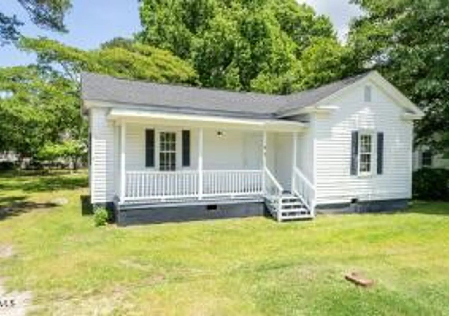 Recently Refreshed Two Bedroom Home! — Photo 3