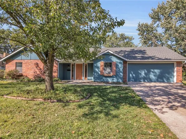 5820 Lane Ave, Raytown, MO 64133