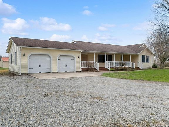 3rd image of 619 Sycamore Rd