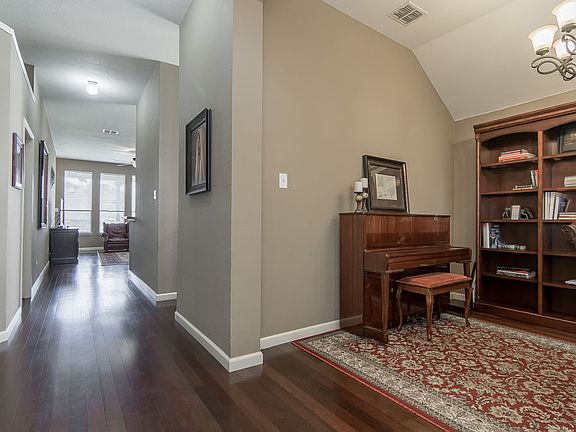 3rd image of 6105 White Pine Dr