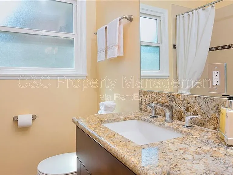 11252 Delano St — Photo 24