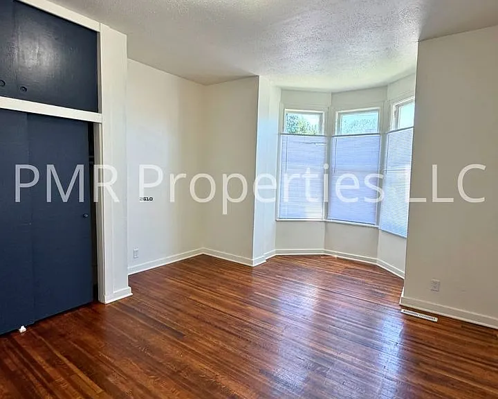 401 S 15th St — Photo 3