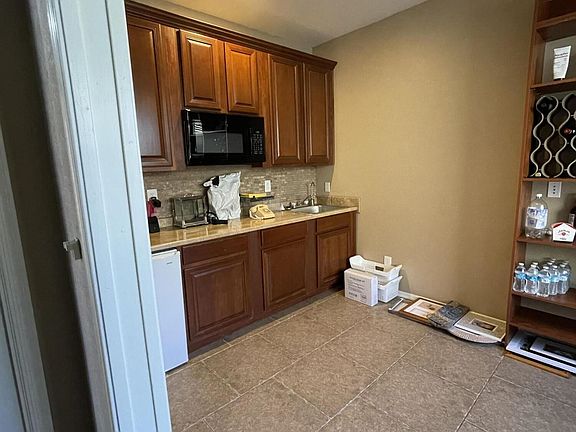3rd image of 7134 W Lariat Ln