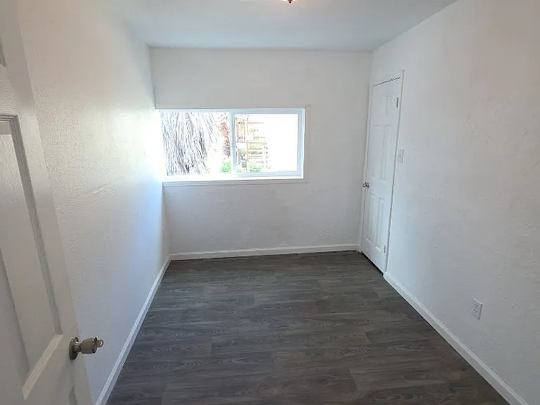 13451 Lakeshore Dr — Photo 25
