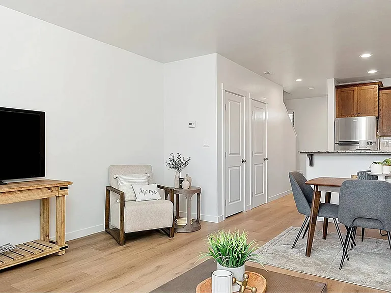 Linder Springs Townhomes — Photo 6