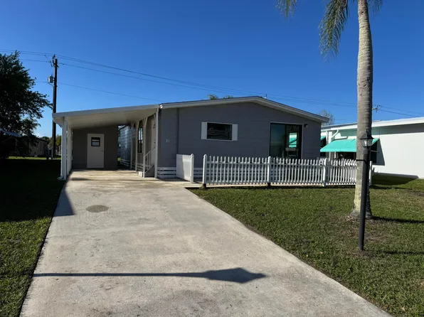 83 Flores Del Norte, Fort Pierce, FL 34951
