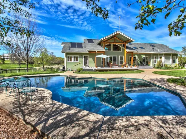 21211 McCourtney Rd, Grass Valley, CA 95949