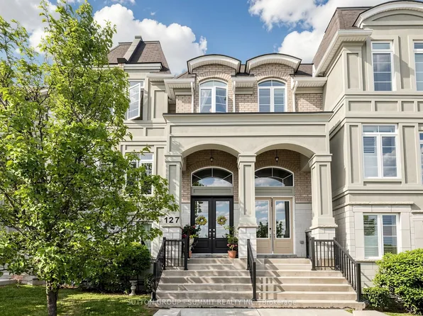 127 Armdale Rd, Mississauga, ON L4Z 0C4