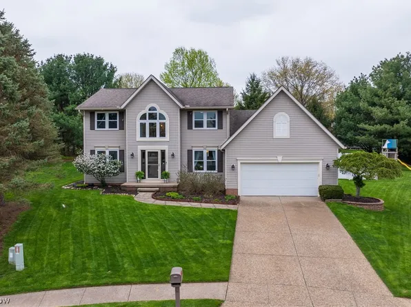 1442 Cherry Wood Cir, Wadsworth, OH 44281