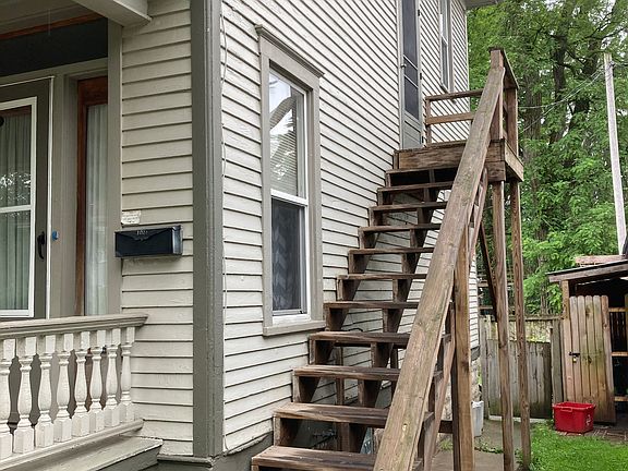 3rd image of 102 E Hamtramck St #2