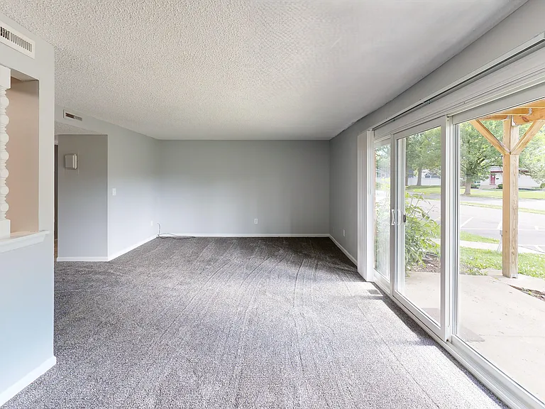 Fountainview East Apartments — Photo 4