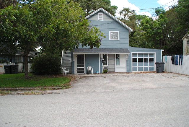 2nd image of 3004 4th St