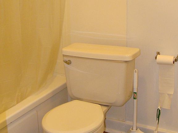 2nd image of 812 W Main St #1