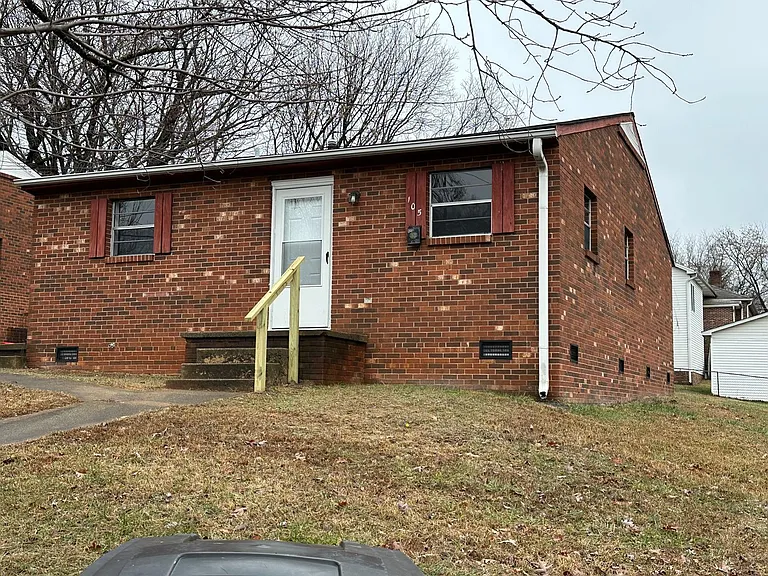 105 N Cleveland Ave — Photo 1