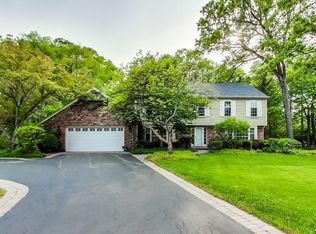 11 Royal Ct, Lincolnshire, IL