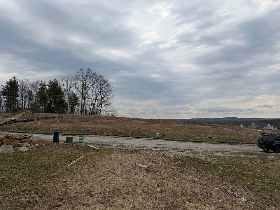 2nd image of 28 Eisenhower Drive