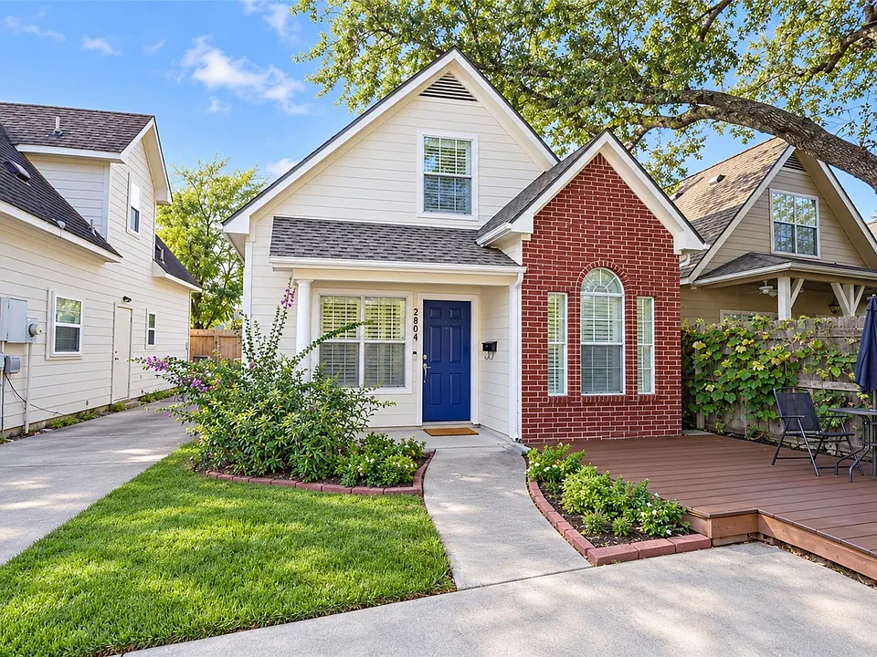2804 Austin St
